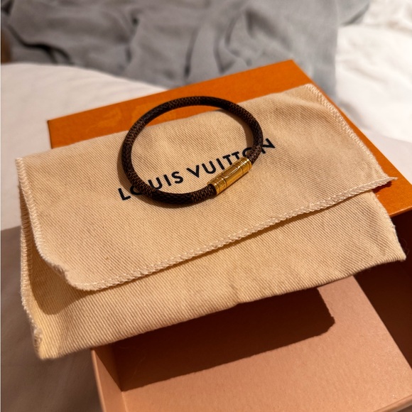 Louis Vuitton Keep It Bracelet Never Worn - Picture 3 of 5